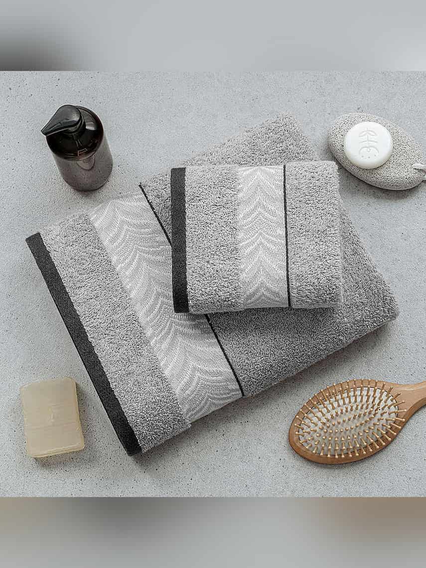 Picasso 3-Piece Towel Set  Herringbone Border