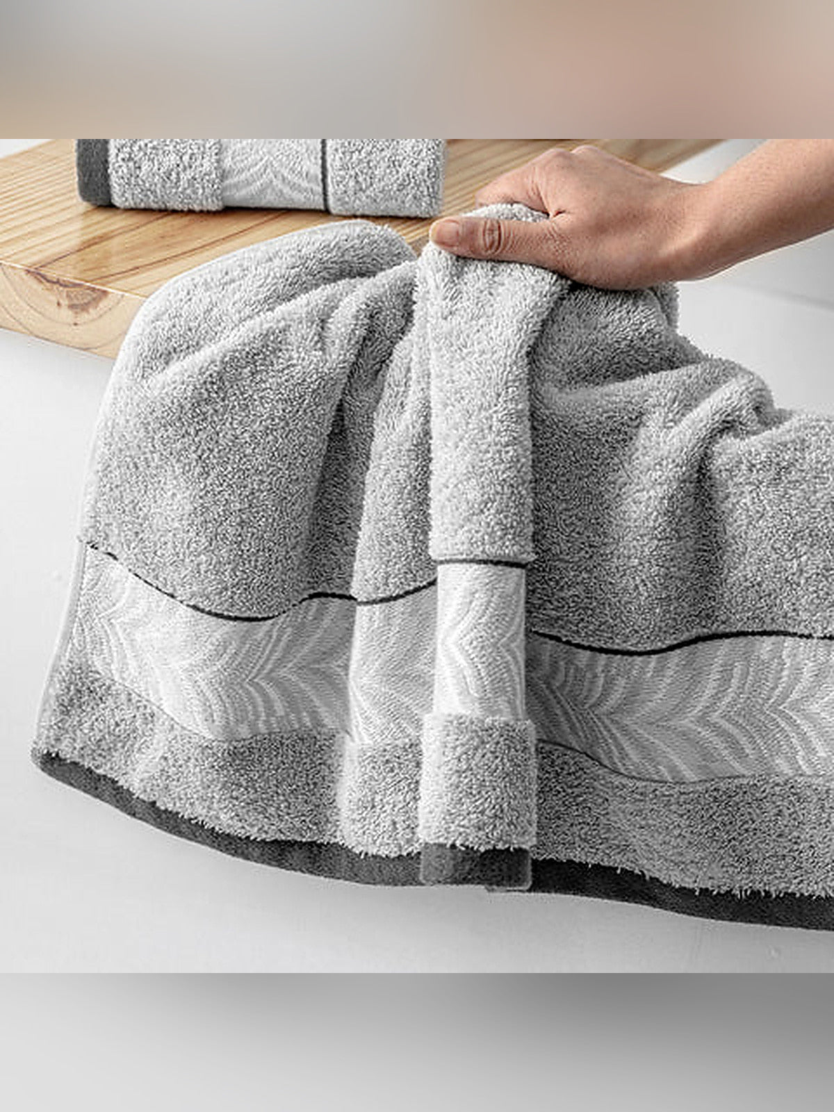 Picasso Bath Towel Herringbone Border