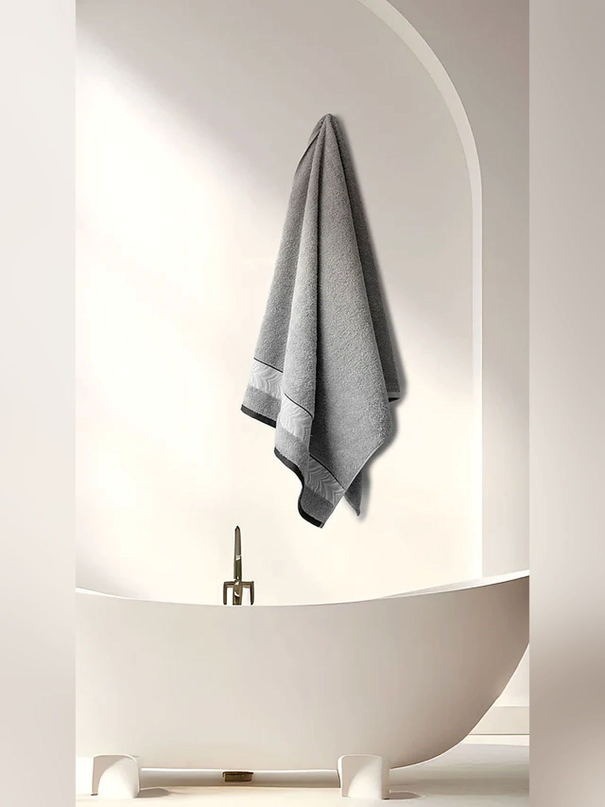 Picasso Bath Towel Herringbone Border
