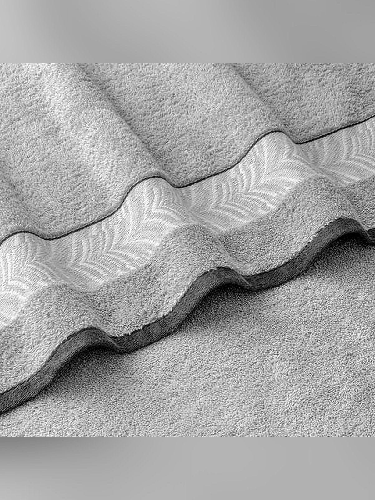 Picasso Bath Towel Herringbone Border