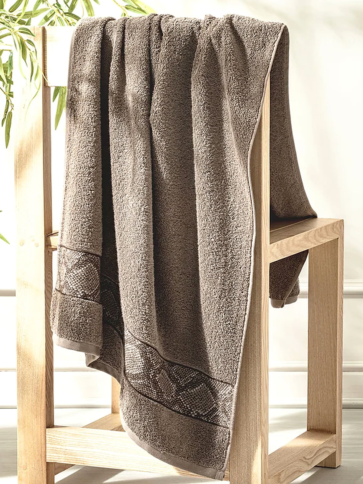 Picasso Bath Towel Diamond Border