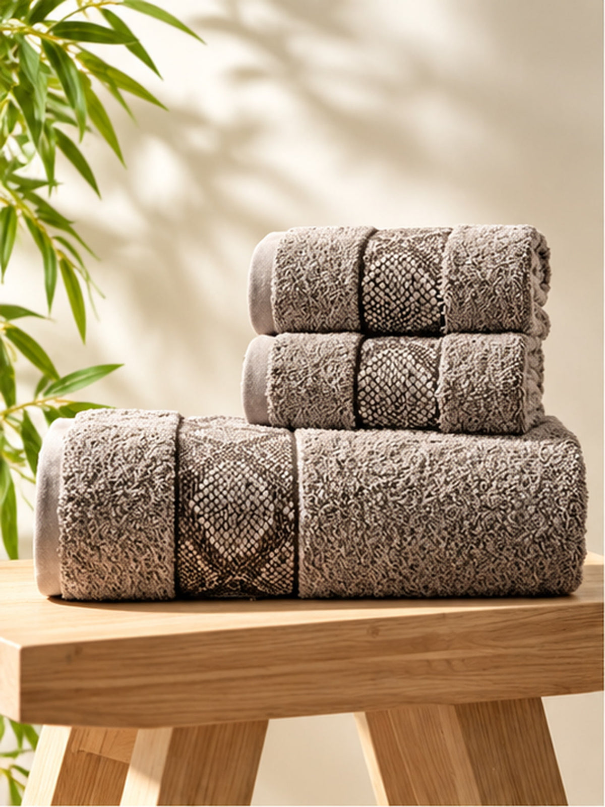 Picasso 3-Piece Towel Set Diamond Border