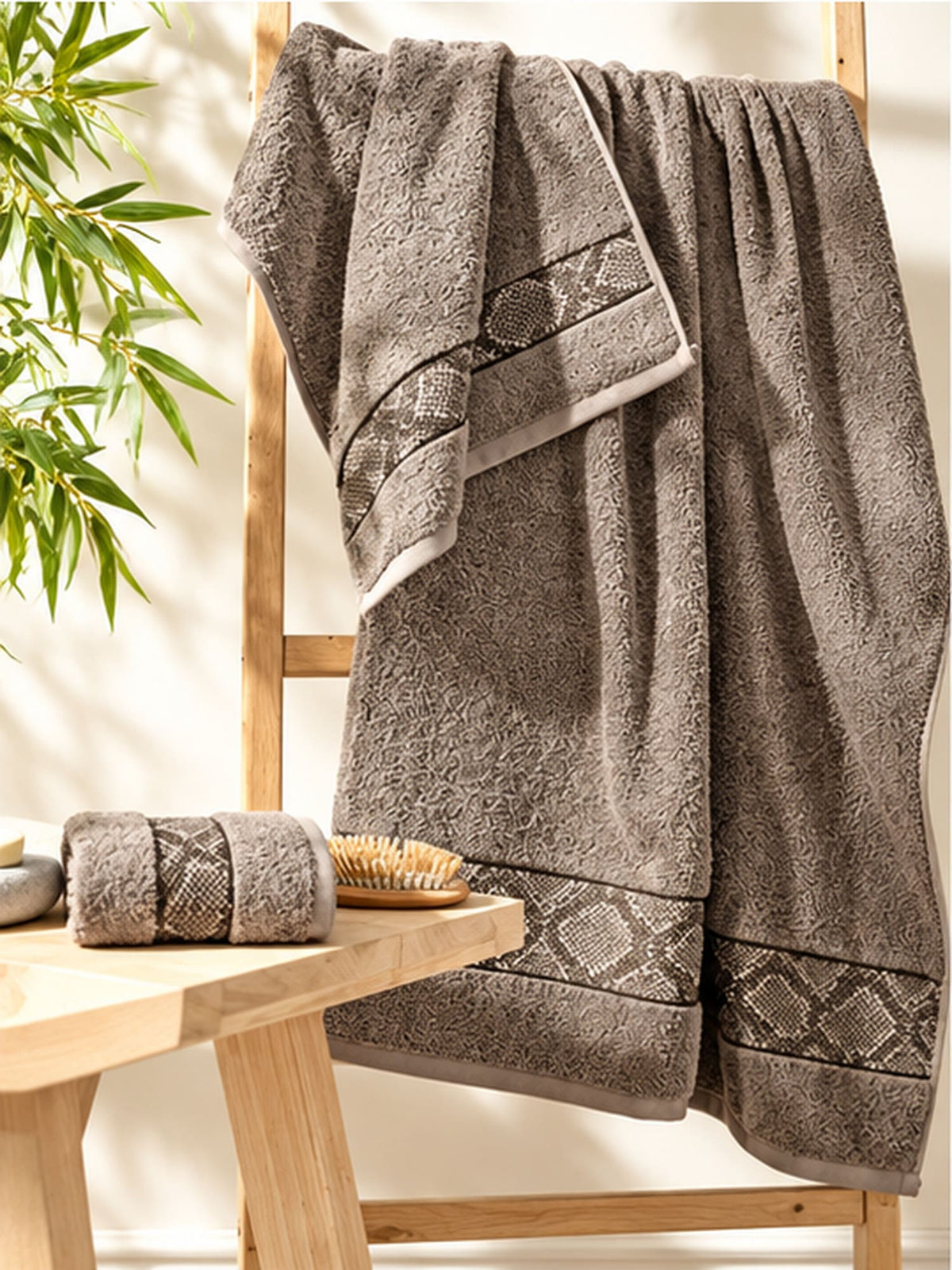 Picasso 3-Piece Towel Set Diamond Border