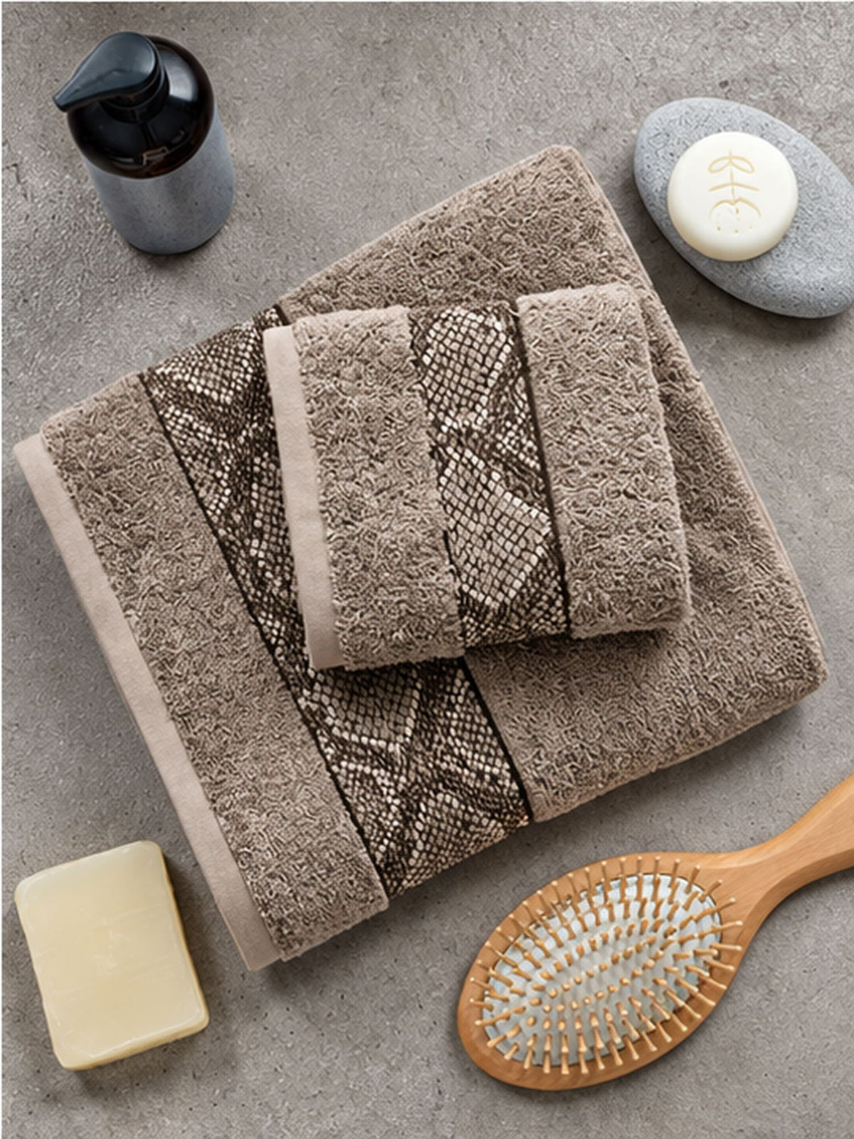 Picasso 3-Piece Towel Set Diamond Border