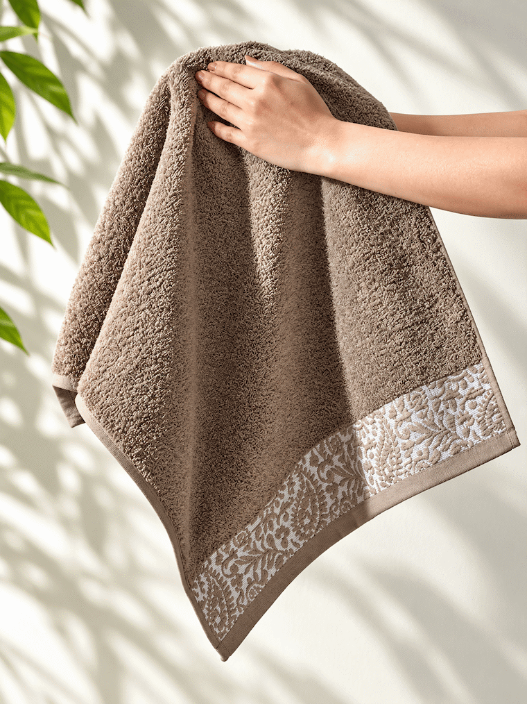 Picasso Hand Towel Floral Border