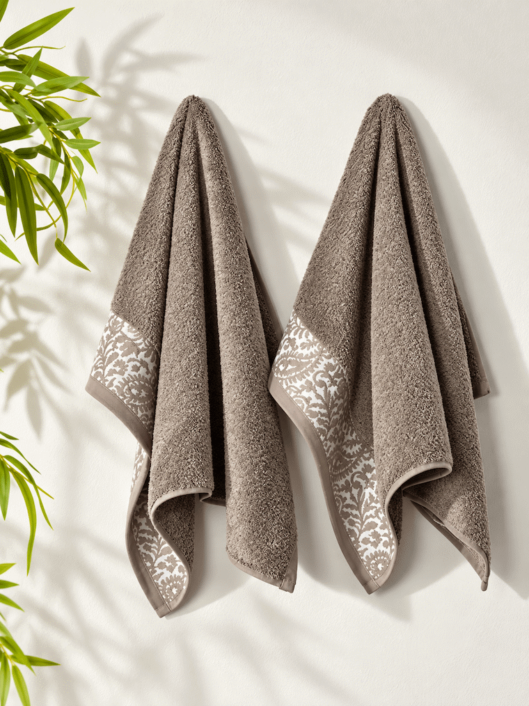 Picasso Hand Towel Floral Border