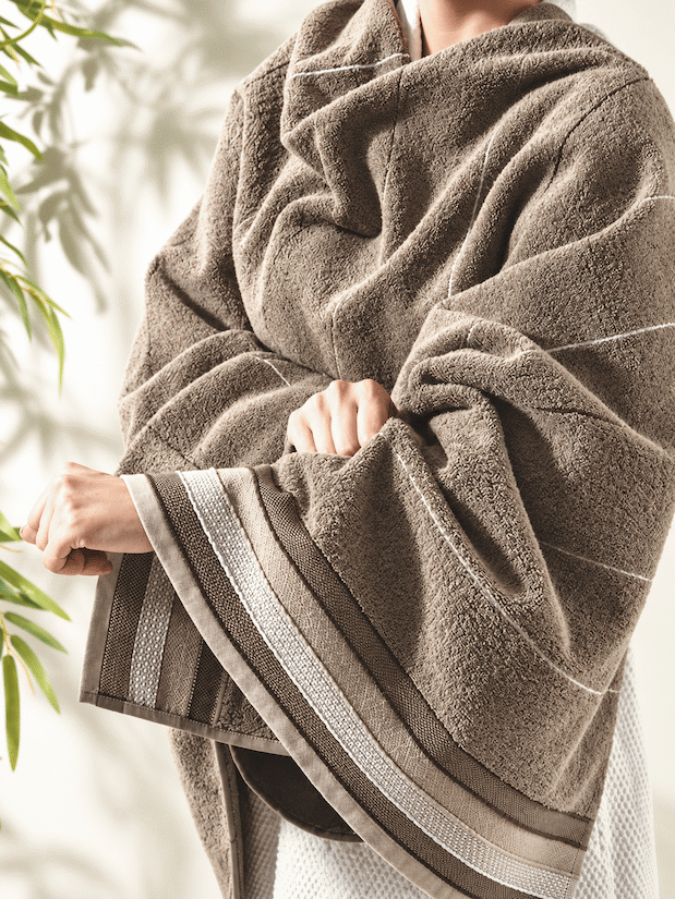 Picasso Bath Towel Linear Border