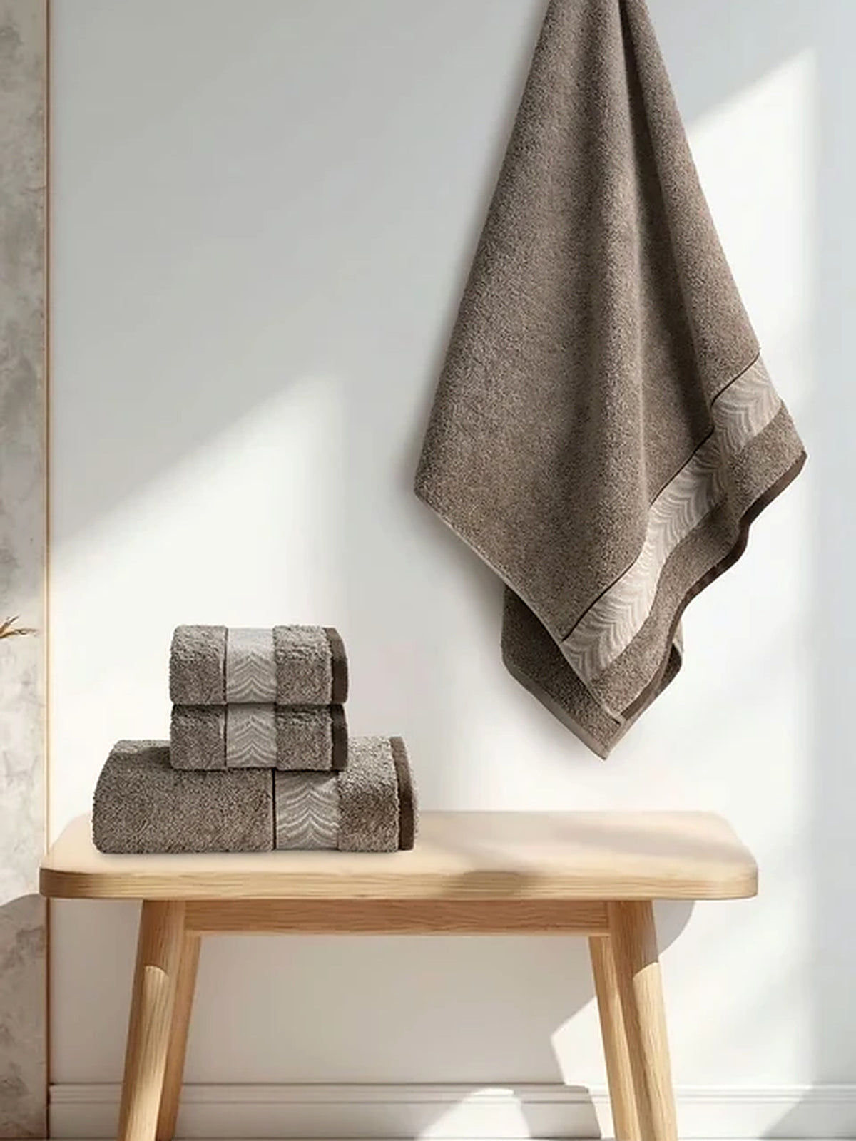 Picasso Bath Towel Herringbone Border
