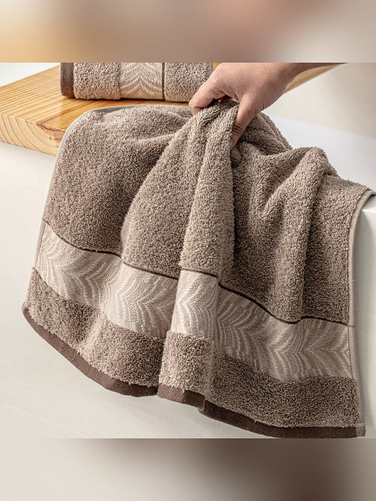Picasso Bath Towel Herringbone Border