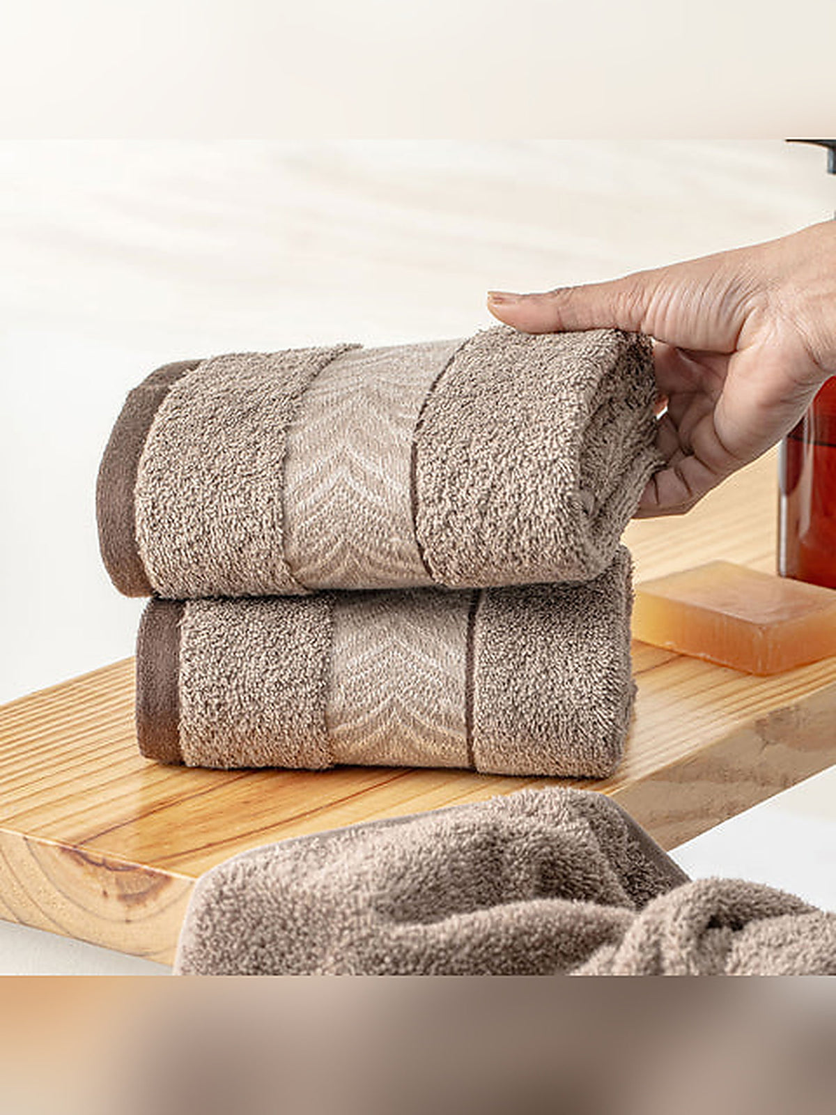 Picasso Hand Towel Herringbone Border