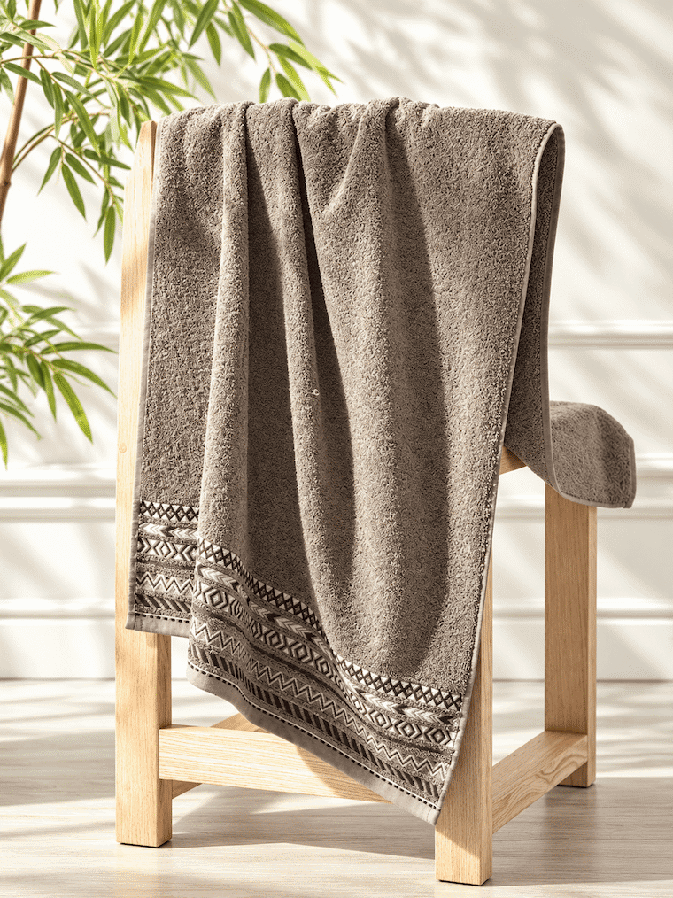 Picasso Bath Towel Tribal Border