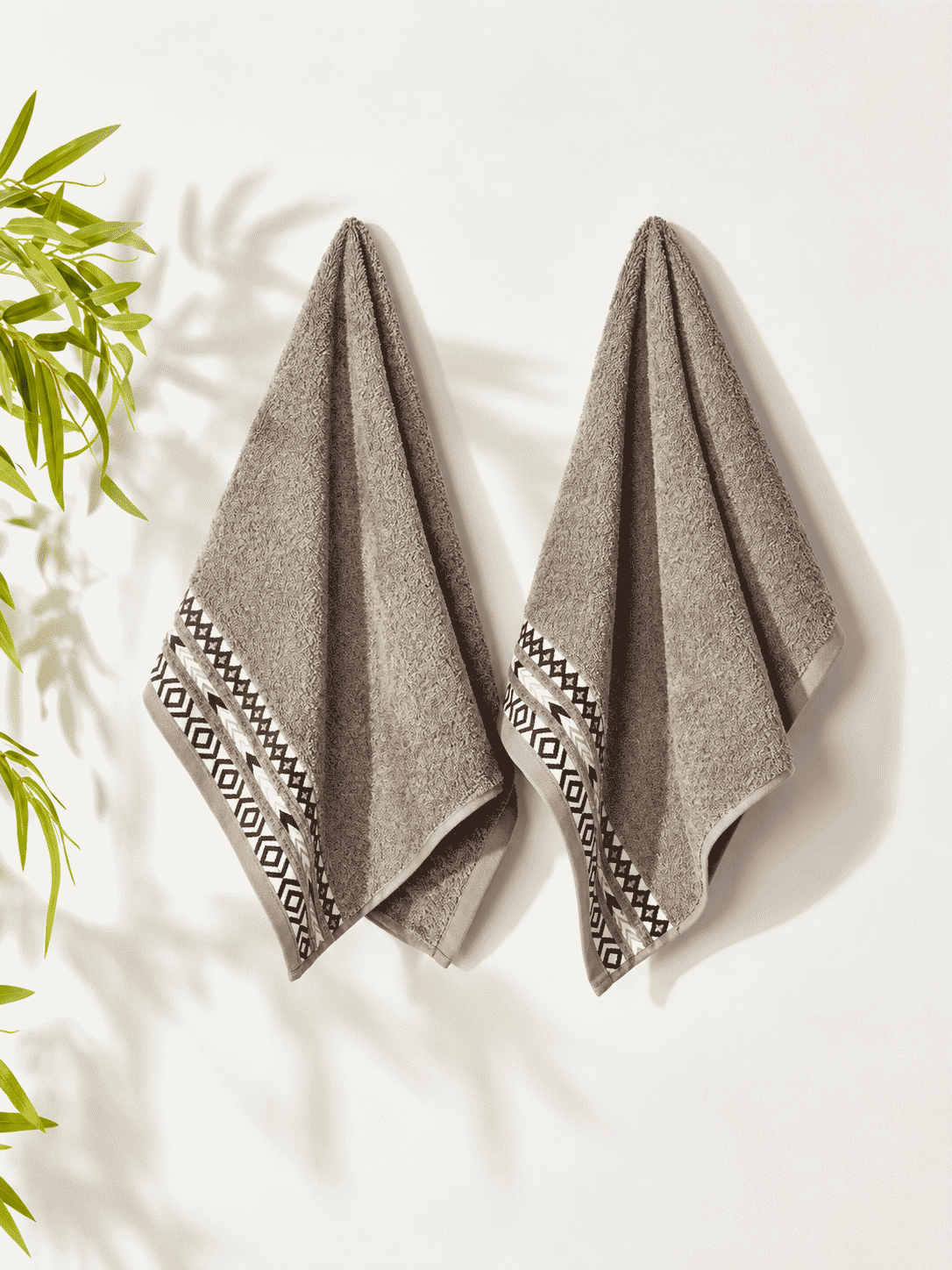 Picasso Hand Towel Tribal Border