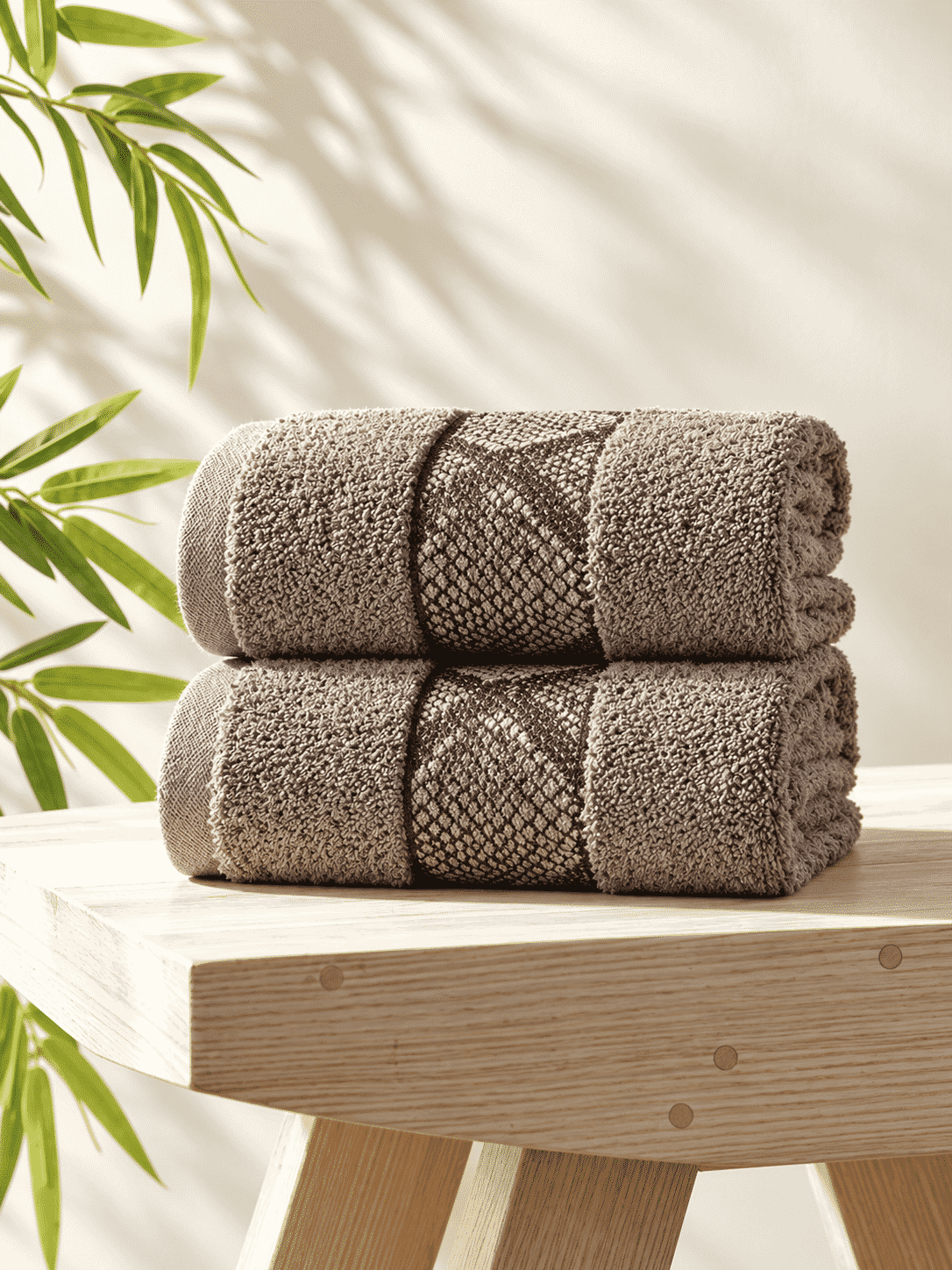 Picasso Hand Towel Diamond Border