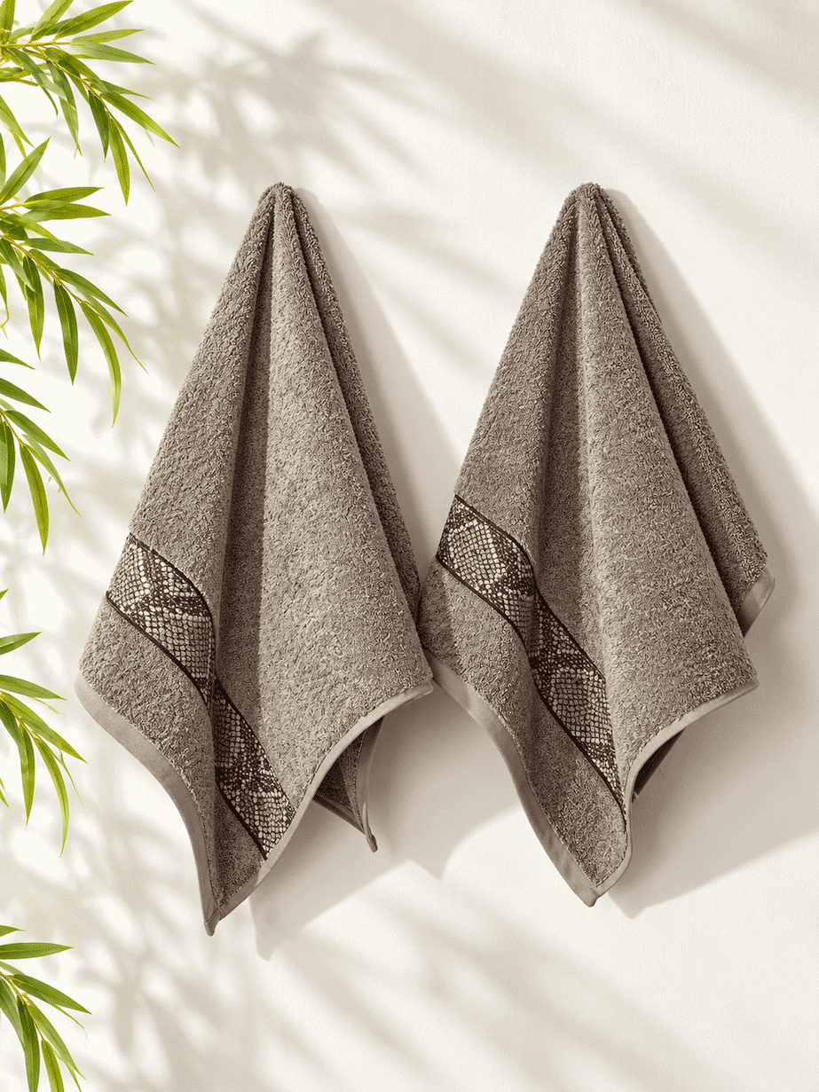 Picasso Hand Towel Diamond Border
