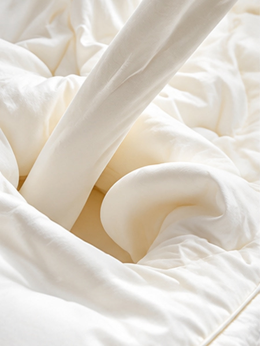 Milk Quilt 350 GSM For Extreme Winters