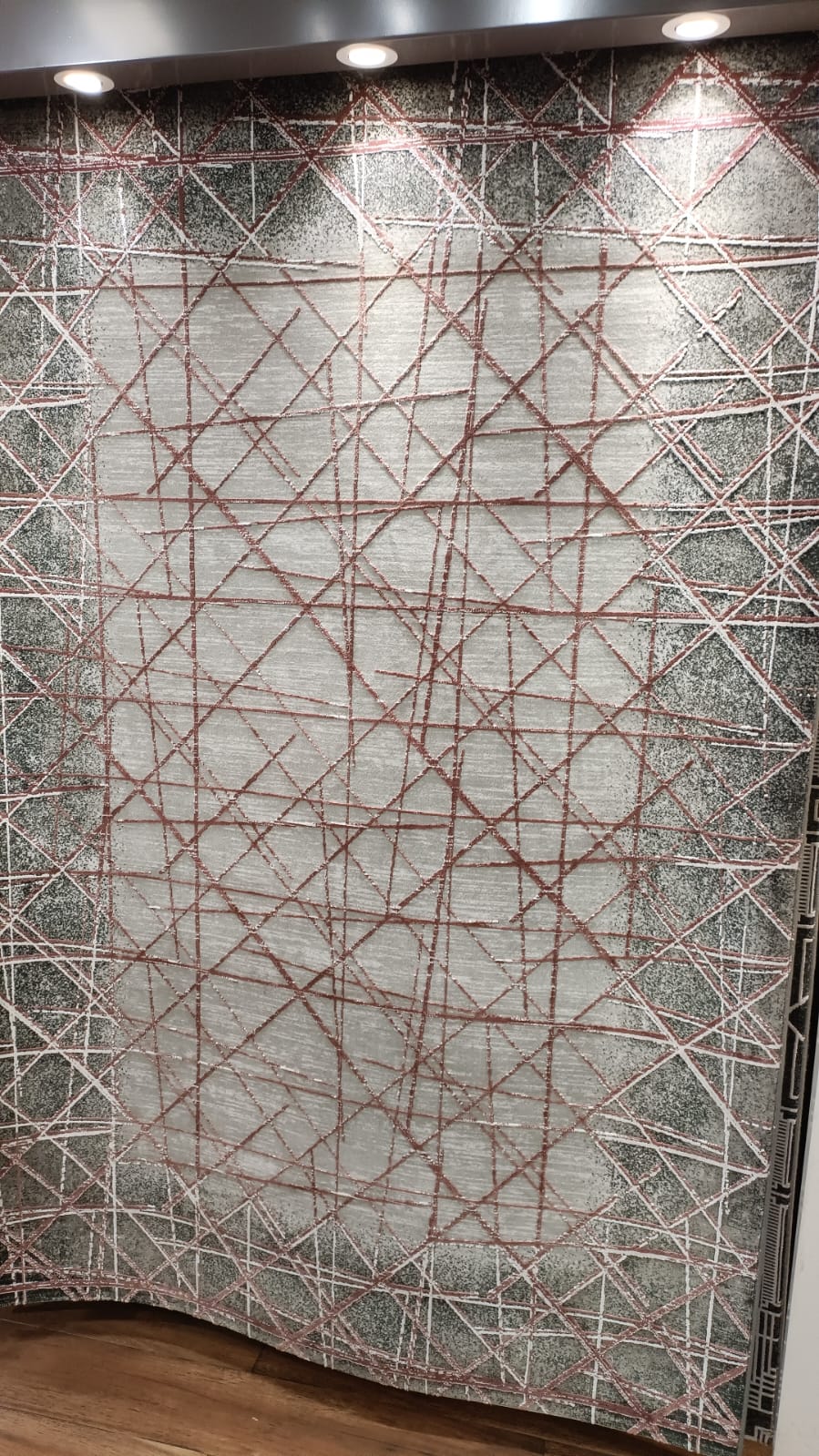 Ivory rug with fine russet criss-cross lattice lines, Bellagio Elite 134822