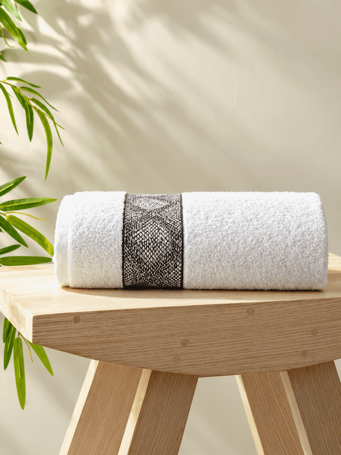 Picasso Bath Towel Diamond Border