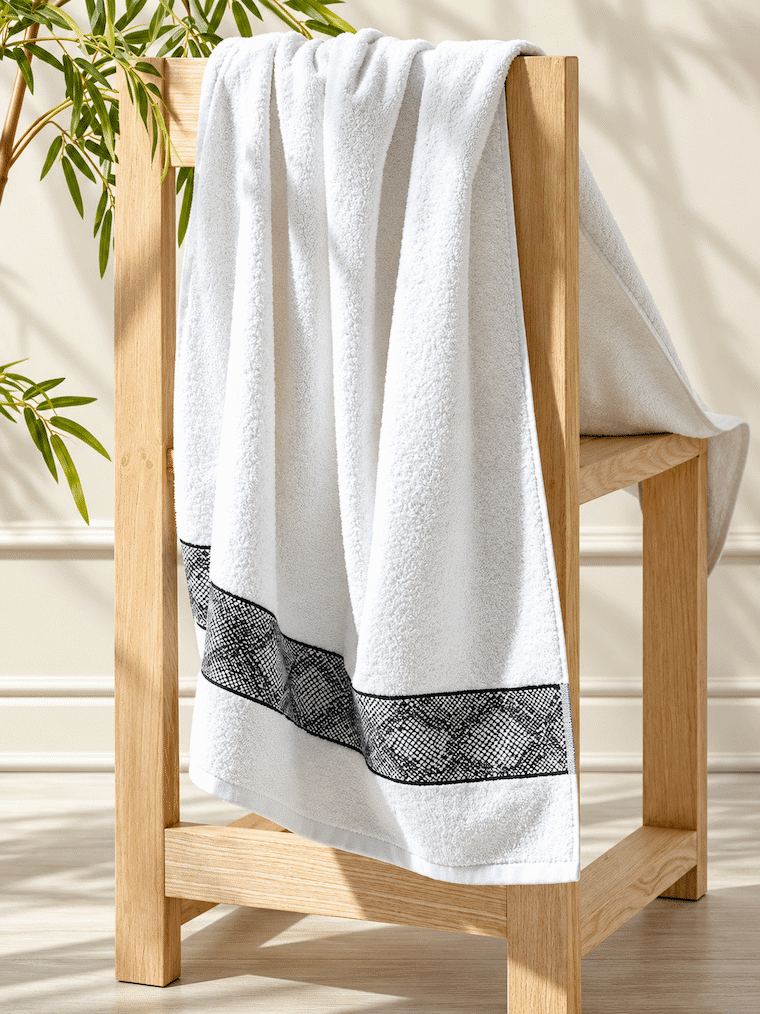 Picasso Bath Towel Diamond Border