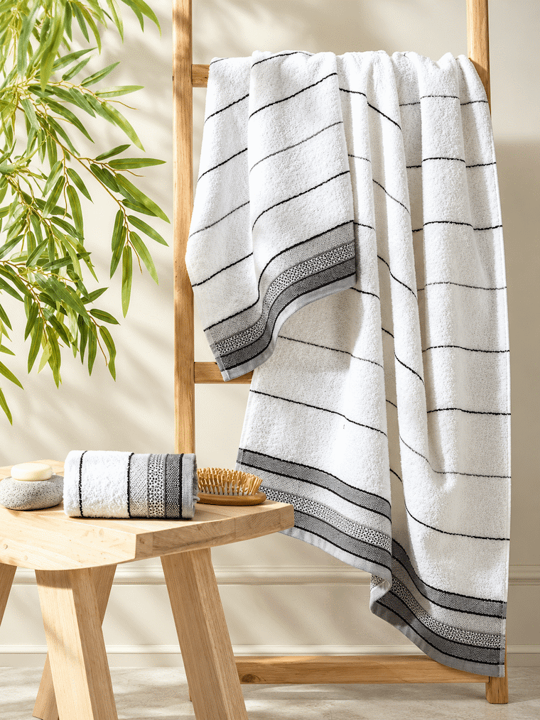 Picasso 3-Piece Towel Set Linear Border