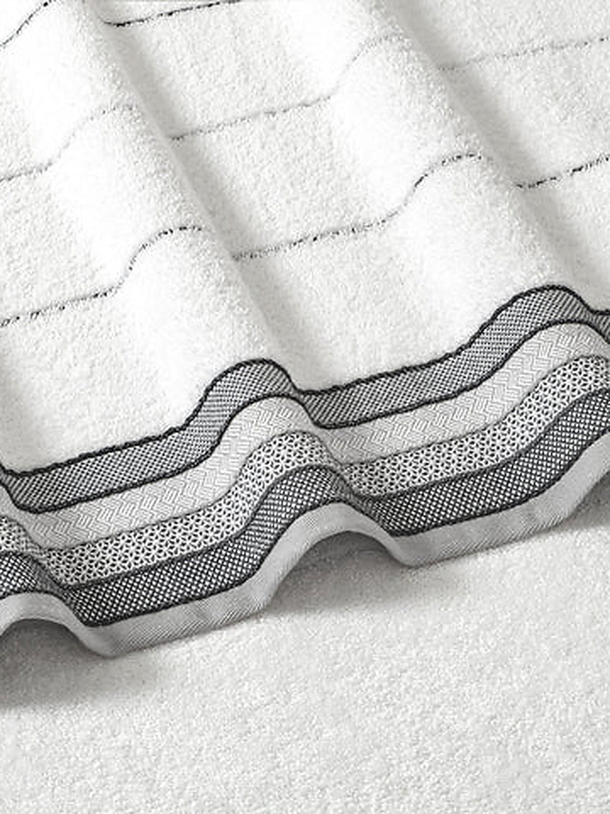 Picasso Hand Towel Linear Border