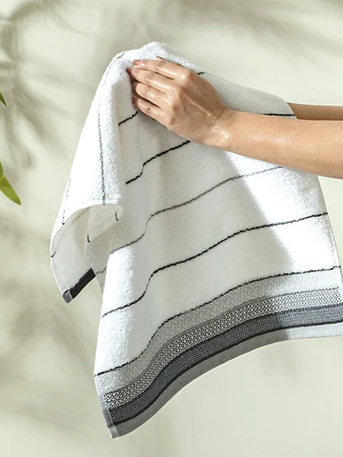 Picasso Hand Towel Linear Border