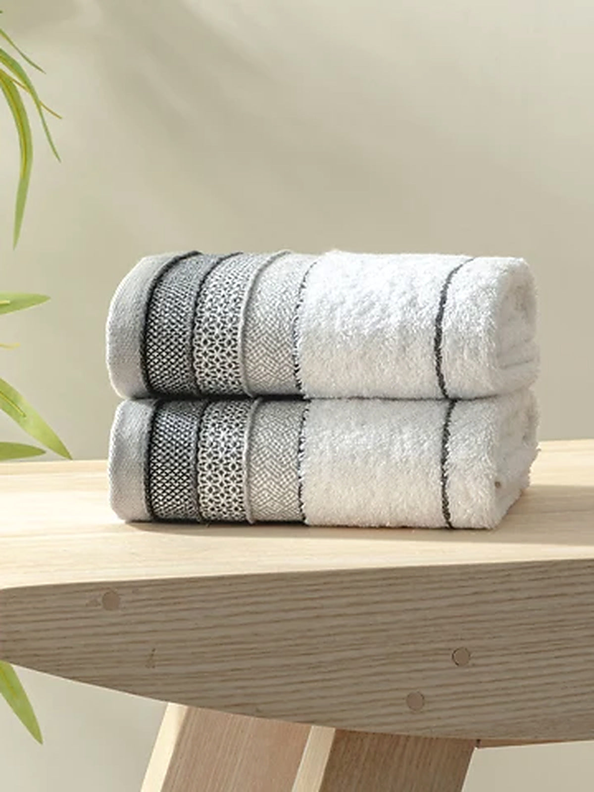 Picasso Hand Towel Linear Border