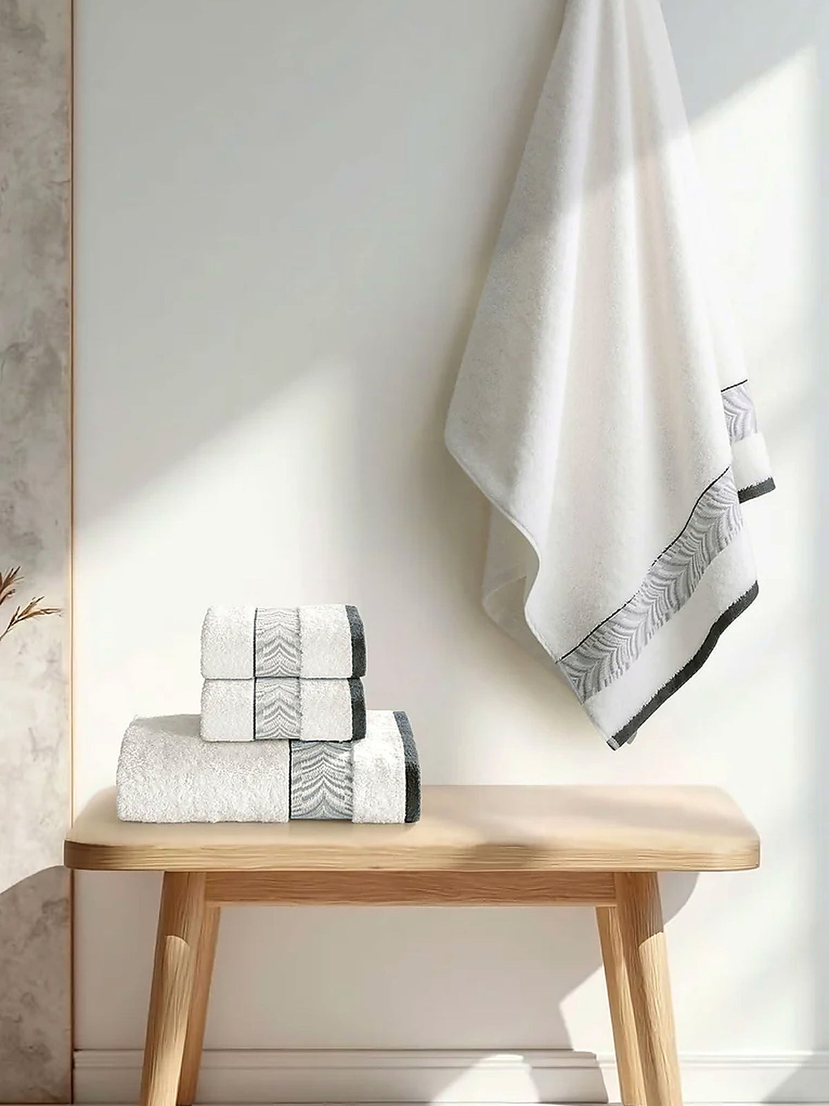 Picasso Bath Towel Herringbone Border