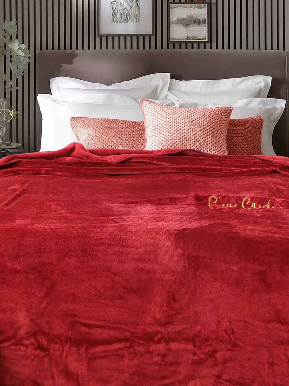 Pierre Cardin Roche 745 Blanket