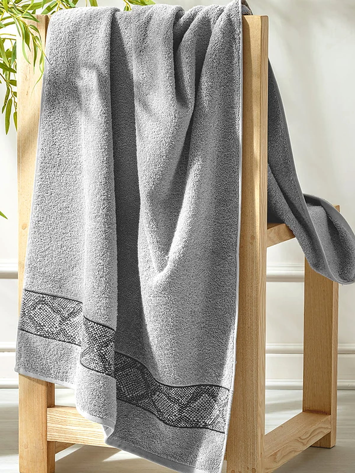 Picasso Bath Towel Diamond Border
