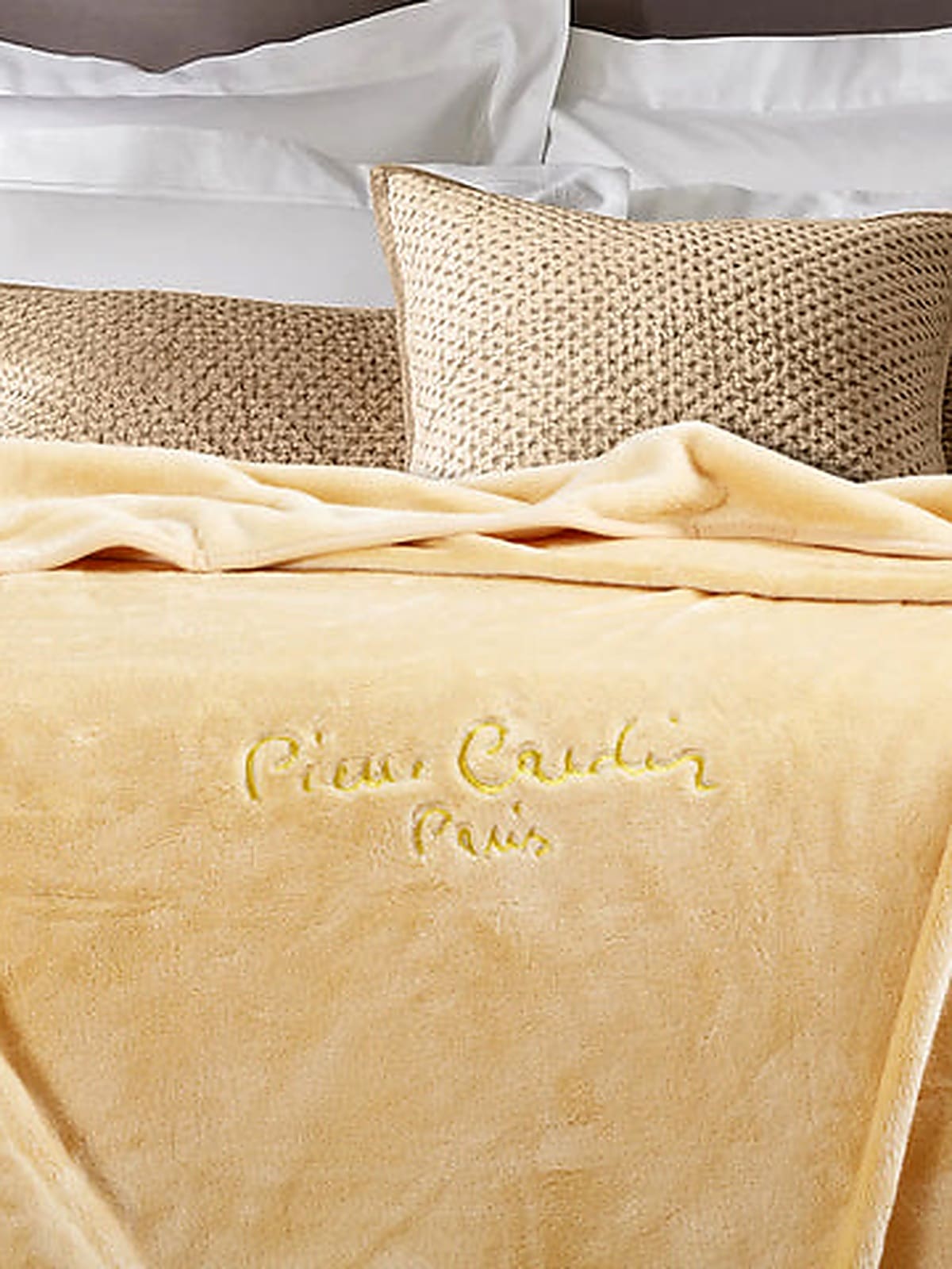Pierre Cardin Roche 745 Blanket