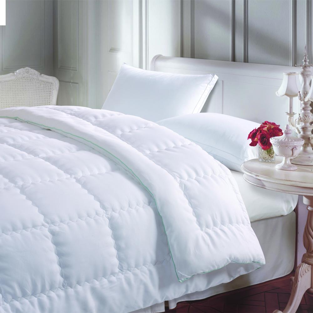White microfiber single bed quilt, plain aloe vera gel coated