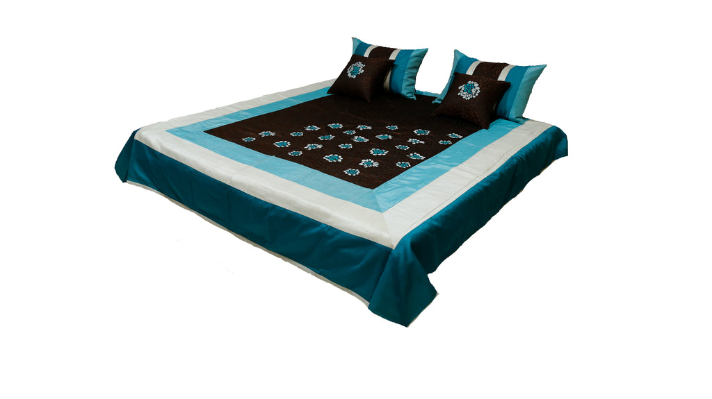Pixel Flower Double Bedcover with Pillow Covers and Cushion Covers