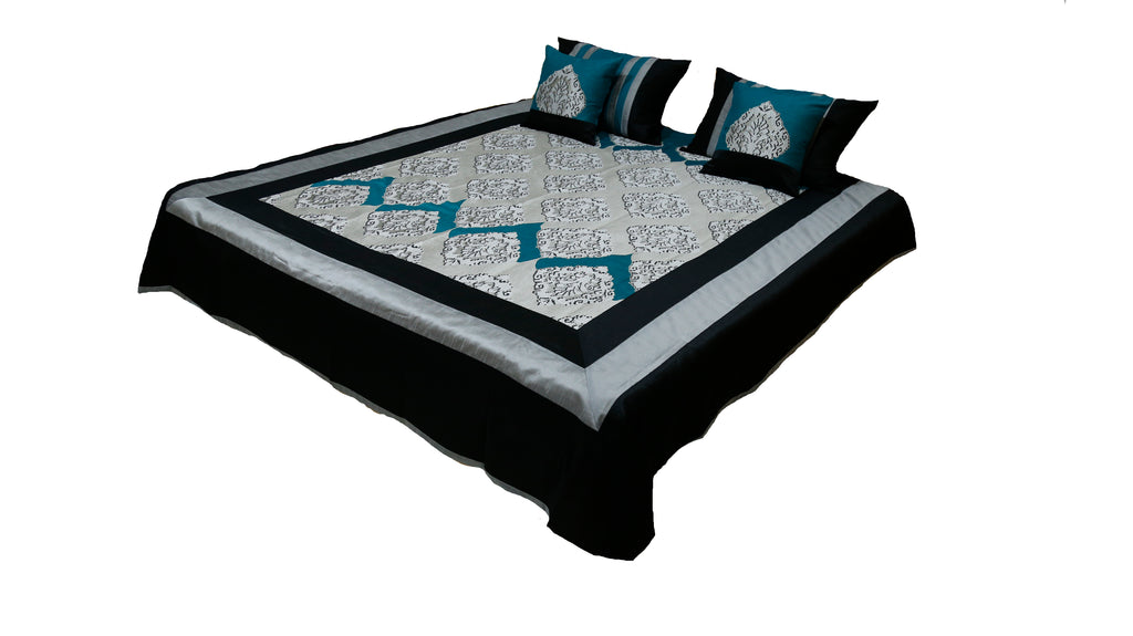 Signature Non Quated Double Bedcover with Pillow Cover and Cushion Covers