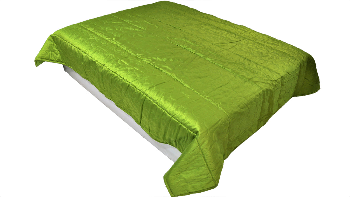 Green Plain Quilt front view