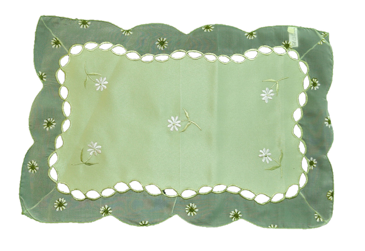 Green embroidered polyester table mat set of 7 with runner 12x18 inch