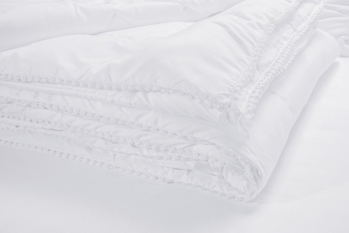 Spread Home LIGHTWEIGHT SOYABEAN WINTER QUILT, COMFORTER (90x108 Inch) - Jagdish Store Online Since 1965
