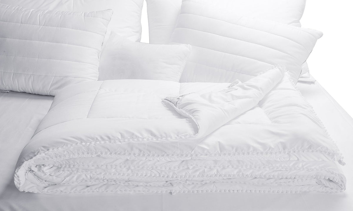 Spread Home LIGHTWEIGHT SOYABEAN WINTER QUILT, COMFORTER (90x108 Inch) - Jagdish Store Online Since 1965